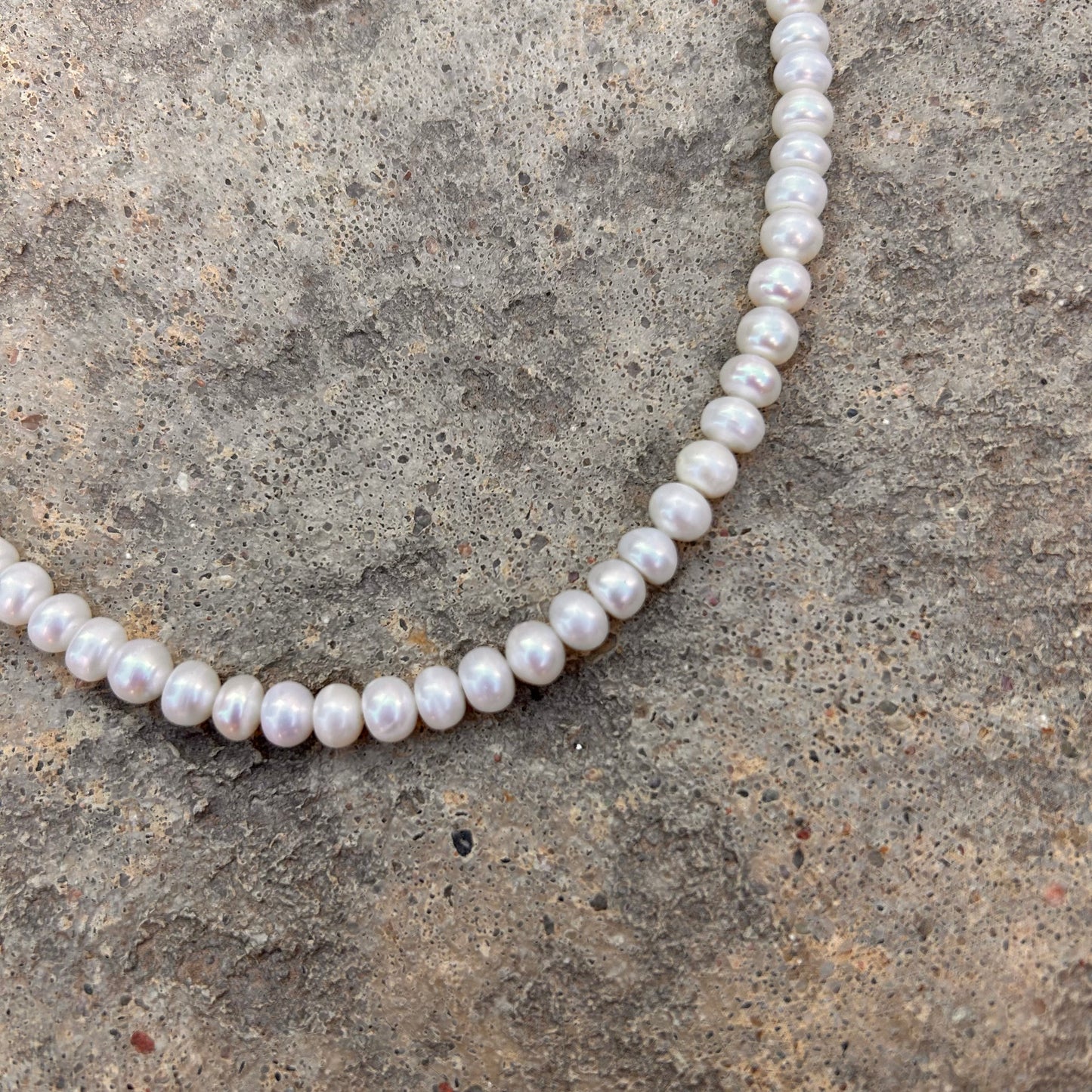 Button Pearl Collar Necklace