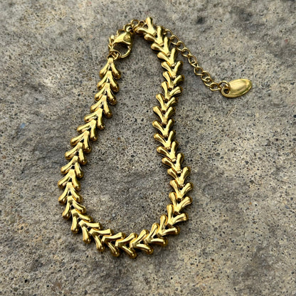 Gold Leaf Link Bracelet